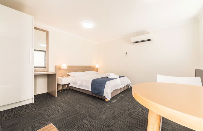 Batavia Apartment - Photo 11