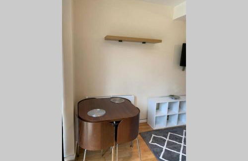 Stay on the grounds of this beautiful Manor house - Photo 15