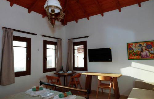 Annousa's House & Studios - Photo 52