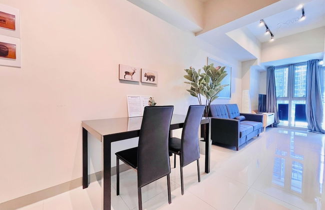 Uptown Parksuites 2 - Photo 24