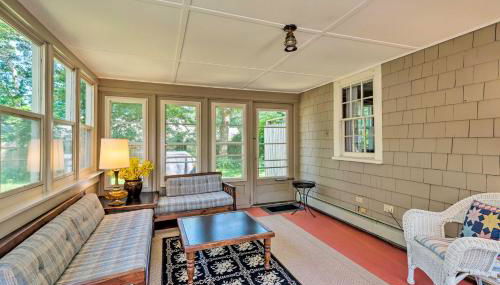 Cape Cod House with Grill and Yard - Drive to Beach! - Foto 2