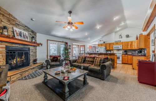 Blue Spruce Retreat by Ruidoso Vacation Rentals - Foto 4