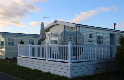 Cosy 3 Bedroom Beachfront Getaway in Mersea - Foto 1