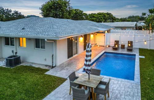 Luxe 6 Bed Heated Pool Villa I 5 min to Beach I BBQ - Foto 51