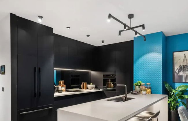 Awesome Apartment W/ Parking! - Photo 5