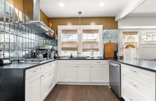 SoHo Serenity - Amazing Home with Private Pool & Hot Tub, SoHo District - Foto 30