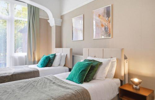Large 7-Bed House Sleeps 14 FREE Parking ,Contractors & Groups Welcome - Foto 10