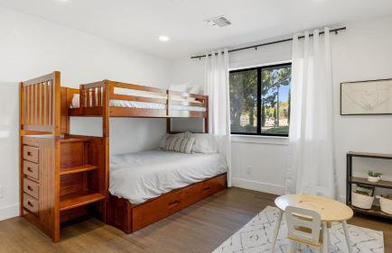 Paso Vista Bella by AvantStay Luxe Group Escape w Wine Country Views - Photo 31