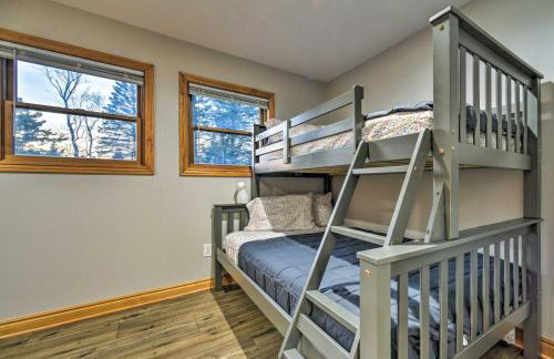 Lakefront Applegate Retreat w/ Private Beach! - Photo 25
