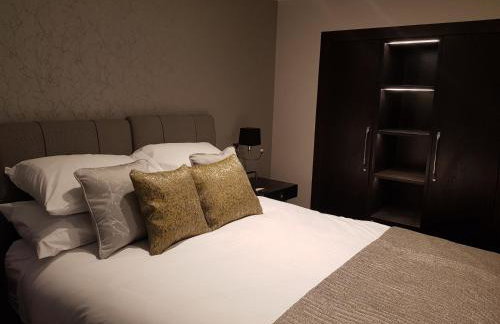 The Queens Head, Parkside apartment 2 - Photo 2