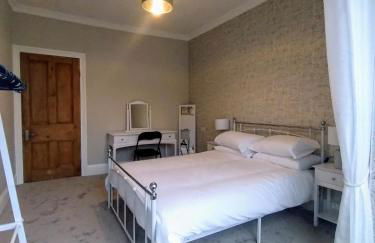 large 4 bedroom - Foto 6