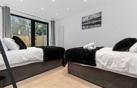 JD Apartments - Urban Retreat with Patio - Foto 11