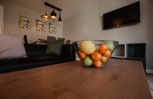 Coyle House, 3 bed,Corby, super kings or twins, driveway, free wi-fi, corporates welcome - Foto 12