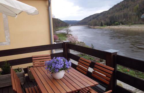 Ferien im Denkmal an der Elbe - Foto 1