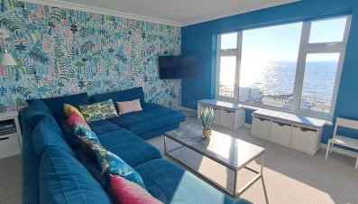 Princes Esplanade-Beachfront House with Balcony a stone throw from Gurnard Beach - Foto 4