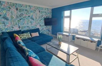 Princes Esplanade-Beachfront House with Balcony a stone throw from Gurnard Beach - Foto 18