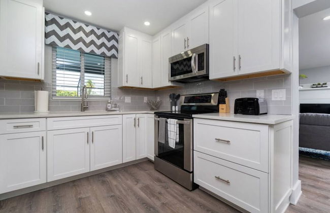 Villa Capri - Waterfront Retreat With Heated Pool - Foto 24