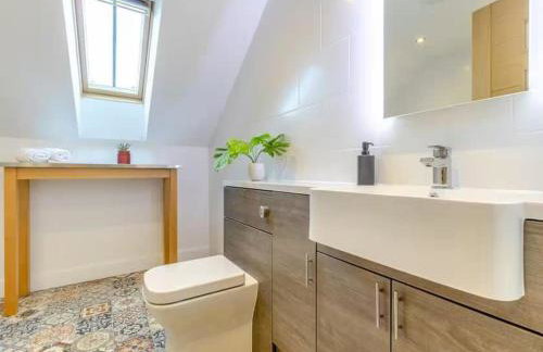 Stunning Barn with Hot Tub on a Secluded Farm - Foto 4