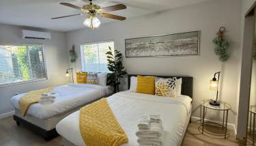 Relaxing Cozy Back House with Backyard - Foto 2