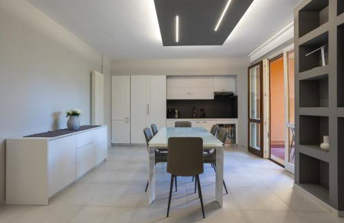 Elegant & Comfortable Modern Home with swimming pool - Foto 26