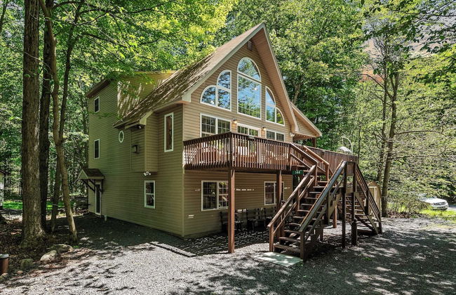 Lake + Pool Access, Game Room, Firepit, Deck Tawny and Peaceful by Avantstay - Foto 49