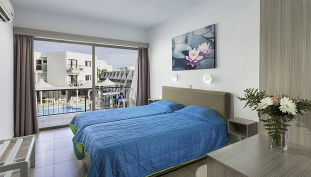 PENELOPE BEACH HOTEL APTS - Foto 2, Habitación