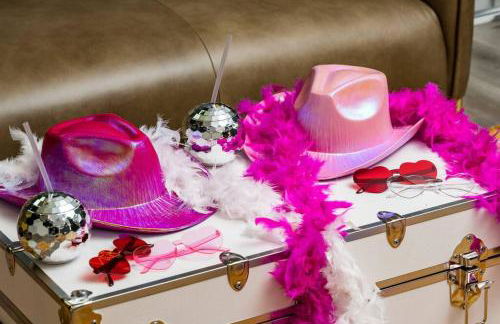 Wild West Disco Haus 2! New Hot Tub, Patio + Gym - Foto 28