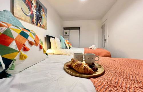 Borage House- Crawley,3BR House, Wifi, Parking, Close to Gatwick Airport, Contractor friendly, short and long term stays welcome - Foto 9