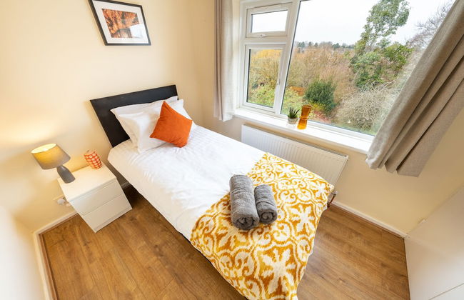 Pierocks Carver Entire House, Free Parking and Wi-fi in High Wycombe - Photo 15