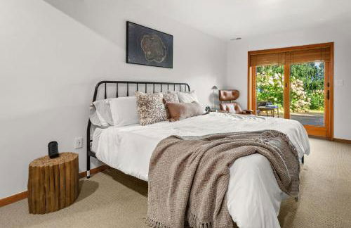 Relaxing Catskill Escape- Mountain Views - Hot Tub - Fire Pit - Heated Pool - Foto 11