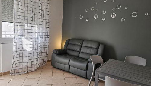 Casa Luminosa Lugo, 3 appartamenti indipendenti, zona tranquilla, parcheggio libero - Foto 2