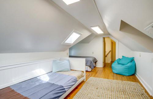 Riverfront Gem with Fire Pit in Eden - Foto 24