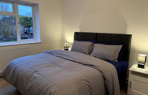 Large 5 Bedroom House Sleeps 10 Ideal for Contractors - Foto 12