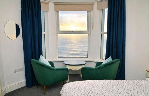 Bay View, Sleeps 18, 7 Bedrooms, 7 Bathrooms, Seafront, Criccieth - Foto 28