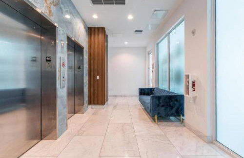 Stylish Apt with Pool and Gym near beach - Foto 13