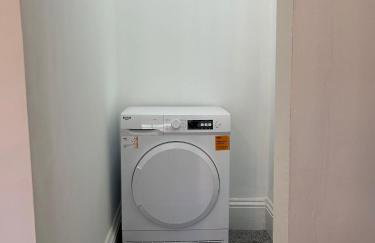 Large 6-Bedroom Family Home in Willenhall - Foto 5