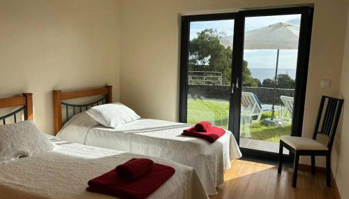 Charming house with garden in Angra do Heroísmo - Photo 4