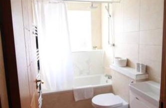 Cheerful Two-Bedroom Residential Home - Foto 18