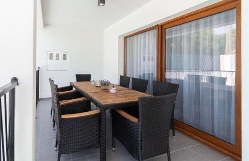 Gorgeous Home In Smokovic - Photo 14