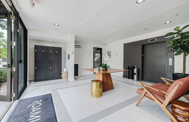 Roami at The Palace - Photo 2