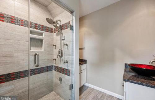 Spacious Home Near UMD and DC - Foto 34