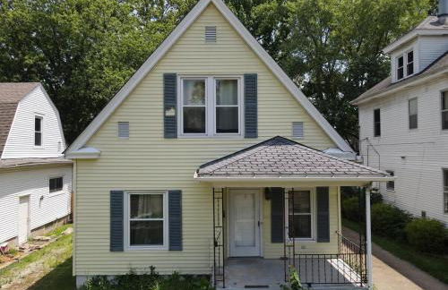 Paradise By The Park - 3 bd and 1 ba Family Getaway - Photo 1