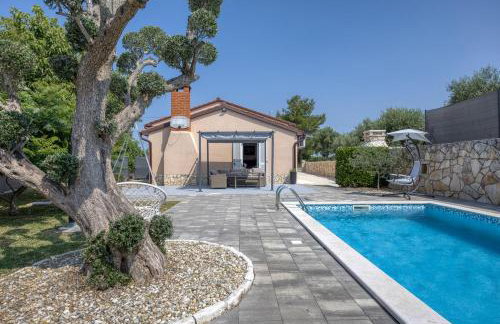 Romantic Studio Apartment with Private Pool - Foto 1