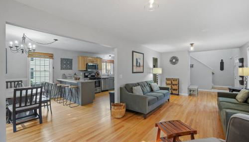 Modern Open Concept 4 Bed 2 5 Bath Mid to LongTerm Private Single Family Home - Foto 2