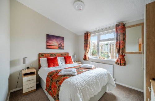 2 Bed Cabin - Sleeps 4 - Pets - 5 min to Beach - Foto 37