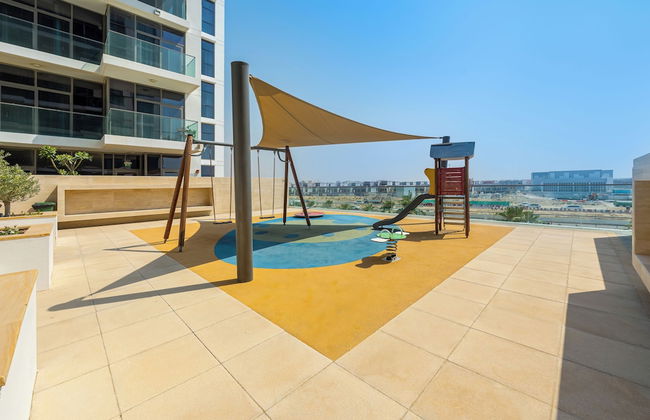 Luxury StayCation - Studio in Damac Hills with Balcony and Golf Views - Foto 28