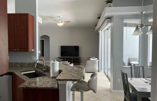 Peaceful Pool House - Foto 33