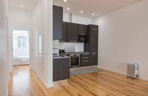 Central Lisbon Flat by Pink St - Photo 5