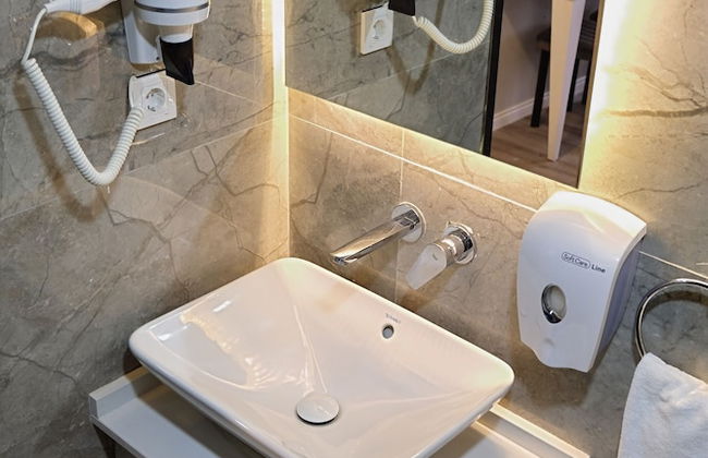 Riva Hotel Alsancak - Photo 22