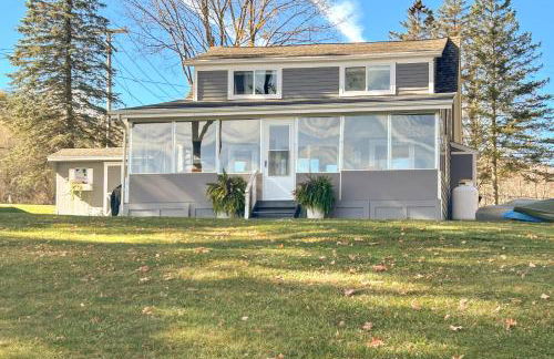 half Mi to Song Mtn Resort! All-Season Basecamp - Photo 31